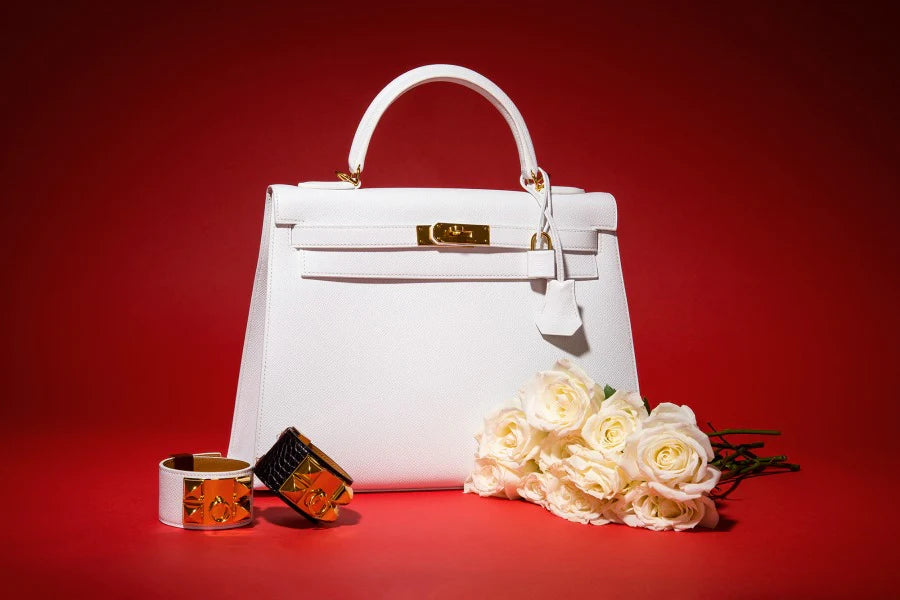 The Season of Love: Luxurious Gifts for Her this Valentine's Day